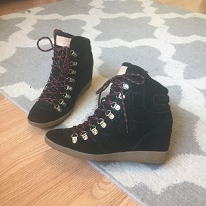 Rare! COACH heeled booties in the style NOELLE